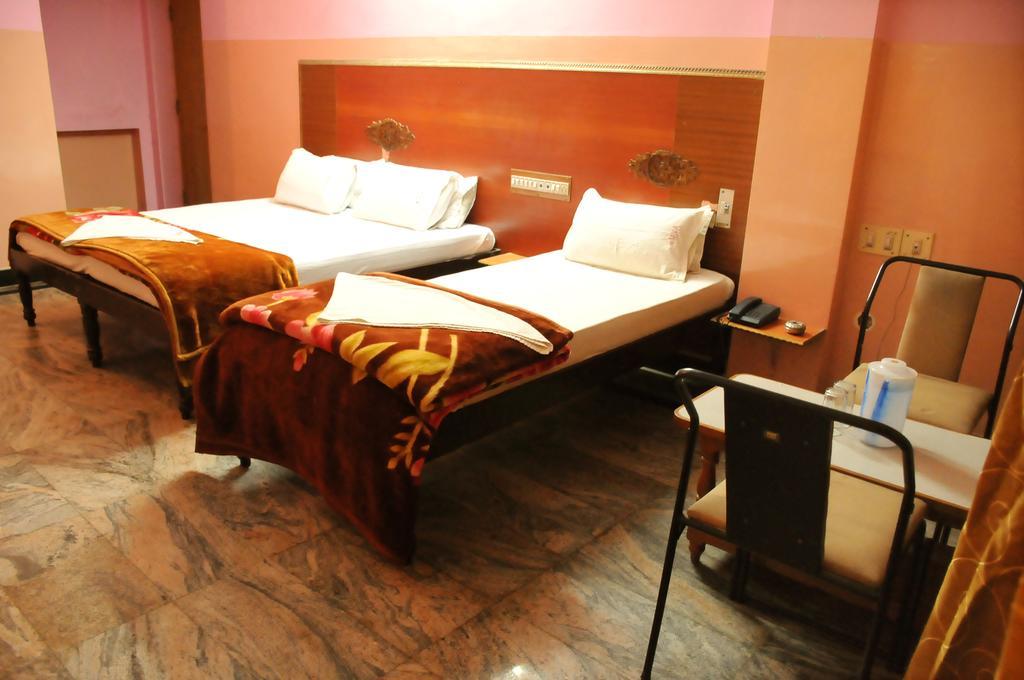 Hotel V.K.Residency Tirupati Esterno foto