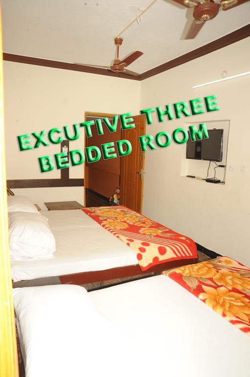 Hotel V.K.Residency Tirupati Esterno foto