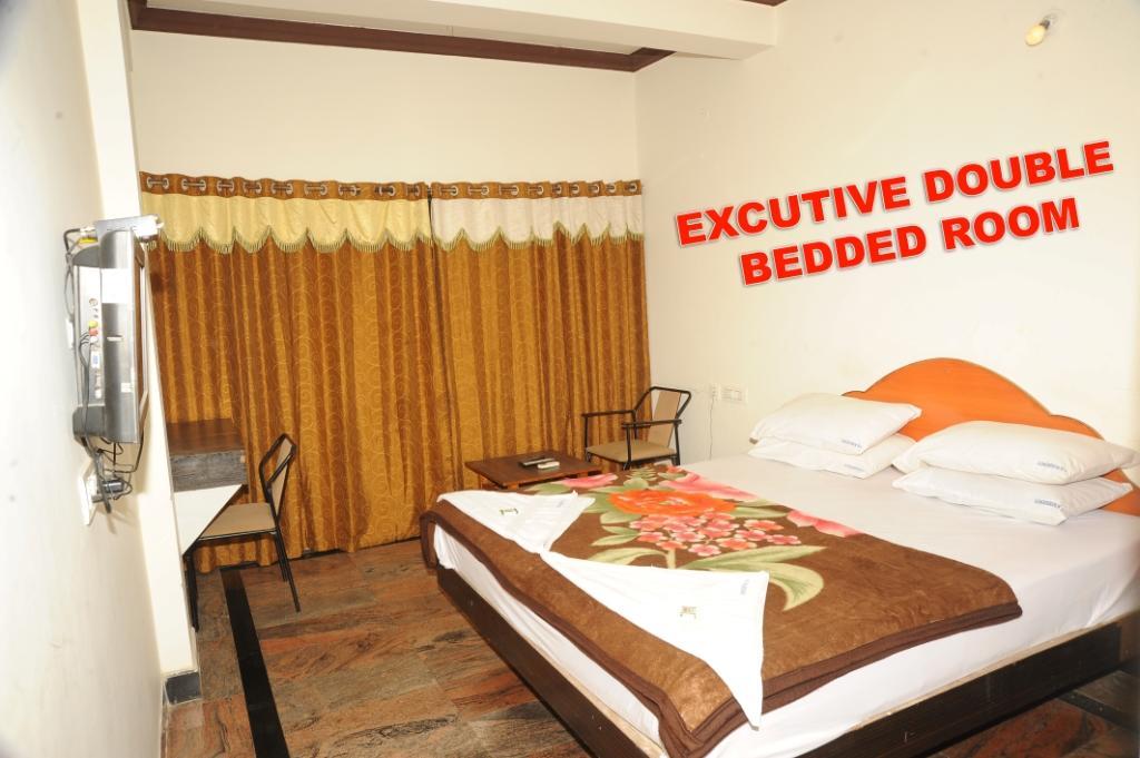 Hotel V.K.Residency Tirupati Esterno foto