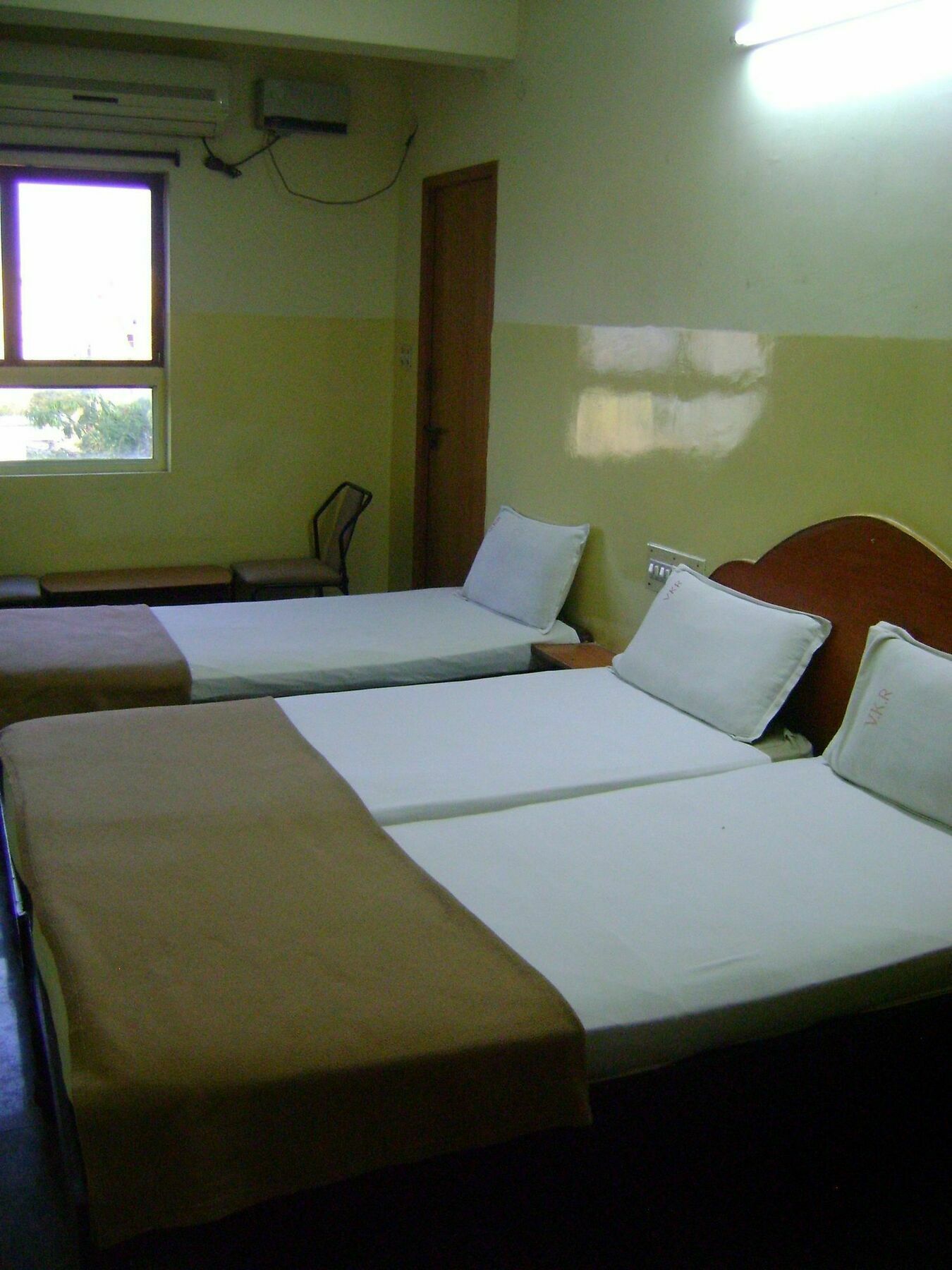 Hotel V.K.Residency Tirupati Esterno foto