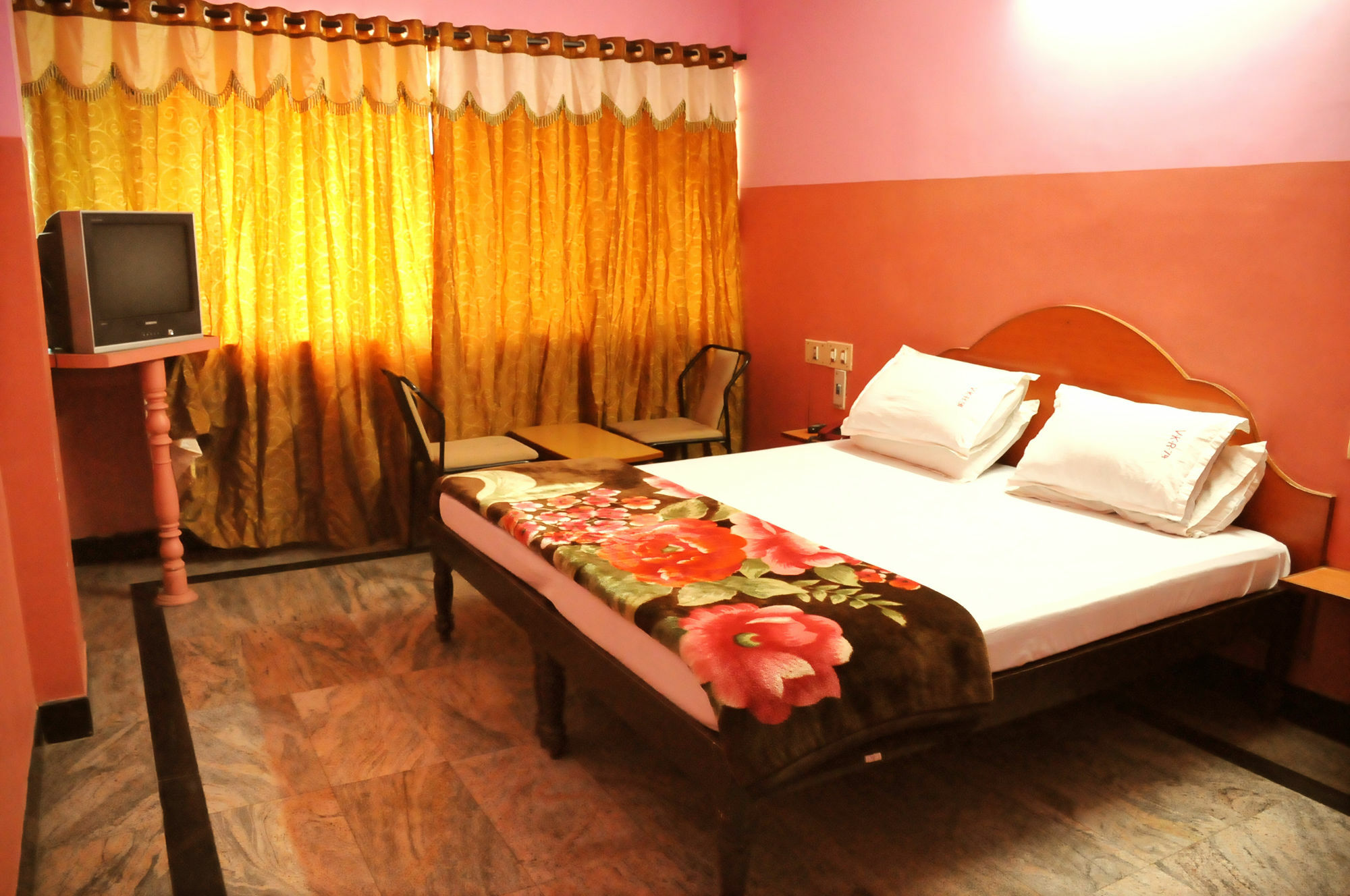 Hotel V.K.Residency Tirupati Esterno foto