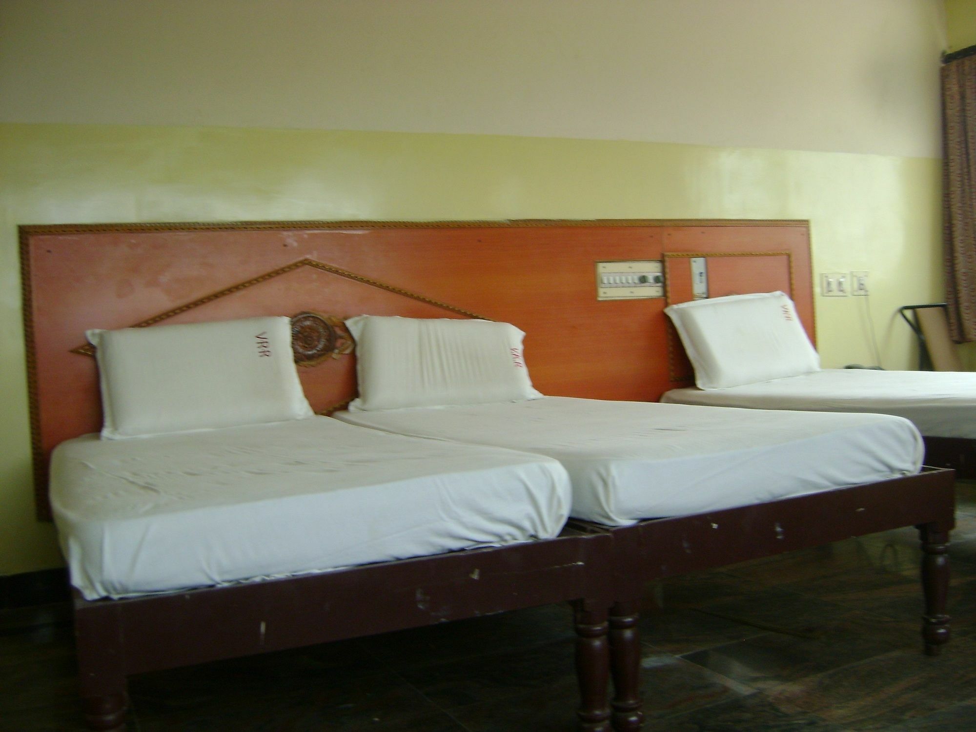 Hotel V.K.Residency Tirupati Esterno foto